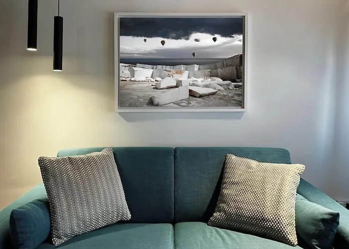 Sedo3032a • • Luxury House •