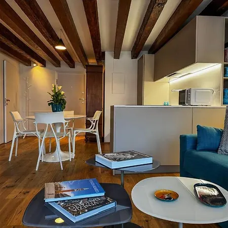 Sedo3032a • • Luxury House •